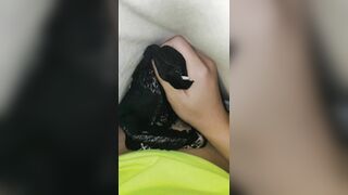Quay tay bằng quần lót của chị họ
