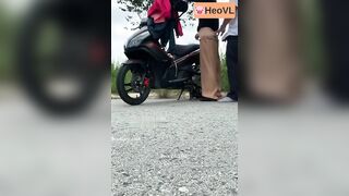Địt nhau giữa đường