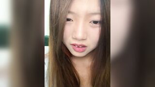 Gái non tq live strip búku giả bao phê