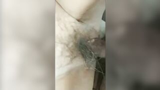 Loạn luân cháu họ địt bà khi ở nhà một mình với bà giúp bà sướng lồn