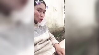 Em là con chó cái damdang lúc nào cũng thèm cu của anh