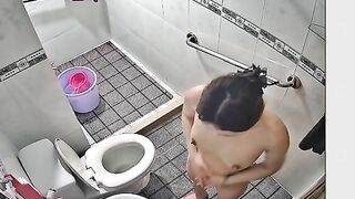 Quay lén em gái tắm 3