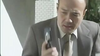 Ngoại tình với sếp.
