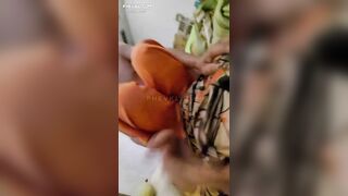 Trả bài mỗi tối với cô giáo trong bộ áo dài