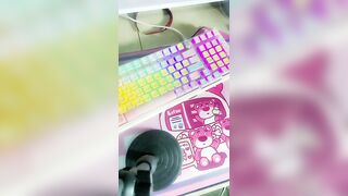 Em gái xinh lên live fb