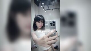 Tiktoker Kim Duyên (@nlkdkduyen_) đu Trend “Bé Ơi Từ Từ” cực NỨNG