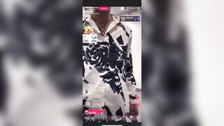 vợ thầy long lộ clip thay đồ trực tiếp trên live