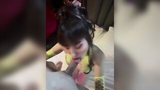 Trang Xinh giỏi bú cu, bú bu
