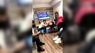 Xăm lồn lên đỉnh bắn nước đầy người thợ xăm