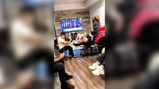 Xăm lồn lên đỉnh bắn nước đầy người thợ xăm