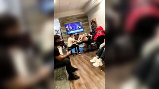Xăm lồn lên đỉnh bắn nước đầy người thợ xăm