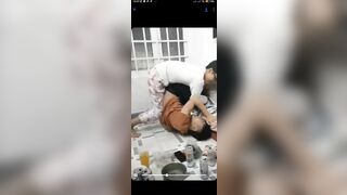 3 chàng nhậu xỉn, sẵn tiện sẽ gay 1 bữa cho mấy em gái ngồi xem