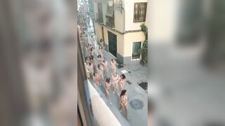 Ở bên bển có cuộc thi này hả trời!