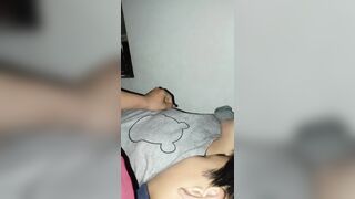 Sờ vú chị họ khi đang ngủ say