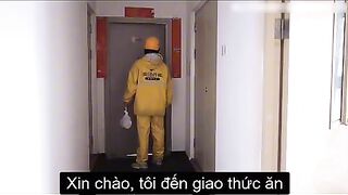 Anh shipper bị em khách hàng đè ra bắt địt