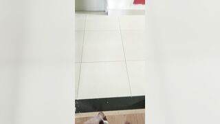 Đứng trước hành lang mặt đồ em họ và sóc lọ p1