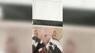 Đứng trước hành lang mặt đồ em họ và sóc lọ p2