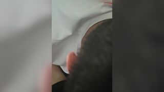 cho bé cún lớp 11 tập bú