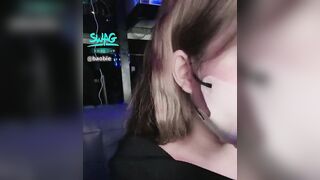 Siêu phẩm Em idol vú to vào quán nét trả kèo thủ dâm