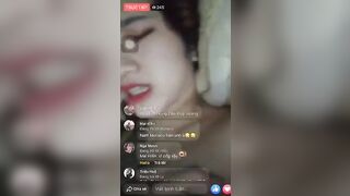 Vừa chịch vừa live