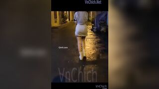 Vạch buồi người yêu sục giữa quán cafe trong khi có thanh niên đang ngồi gần rồi bắt