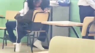 Bên nước ngoài thích thật, chịch ngay trong lớp học, dẻo ác luôn