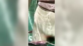Chịch ngoài hồ bơi khô hết lồn