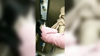 em y tá chăm sóc cụ rất có tâm