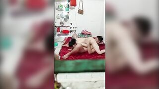 Quay lén anh hàng xóm địt vợ rên quá trời