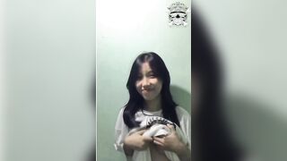 được bạn thân khoe vú p1 còn p 2,3,4 nữa nha 😋