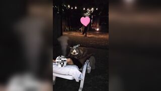 Đỉnh cao public, vác giường ra trước resot để chịch