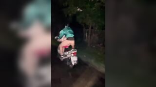 Vừa đi xe vừa đụ 🤣🤣