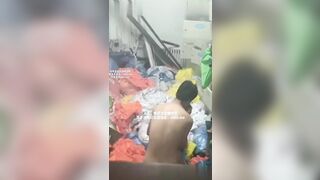 Đang chịch hăng thì phát hiện bị quay lén 🤣🤣