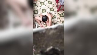 Quay lén em hàng xóm tắm