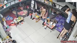 Hack camera phòng ngủ của các em tiếp viên