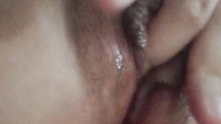 Mới sờ bên ngoài đã nhoe nhoét nước