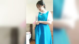 Em hịocj sinh lớp 10 đeo kính dâm lộ clip nude