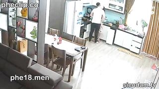 Hack Camera Chị Dâu Đang Nấu Ăn Thì Thằng Em Rể Gạ Địt