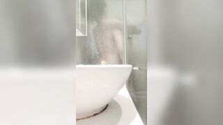 Làm tình với em trong nhà tắm p1