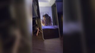 Doggy em khánh ly trước gương
