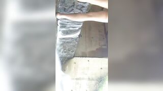 Bố dượng bú lồn móc bím con gái