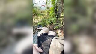 Đôi nam nữ làm tình trong rừng vắng