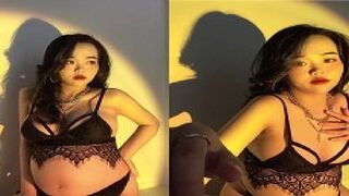 Bà bầu nhưng vẫn thích nhún nhay