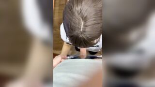 Địt em nhân viên