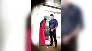Cặp đôi đi ăn tiệc nứng quá vào nhà kho địt nhau bị quay lén lại