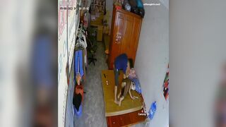 Hack cam: bị nhân viên kéo đi hiếp dâm, phản kháng không được còn bị kêu người đụ p1