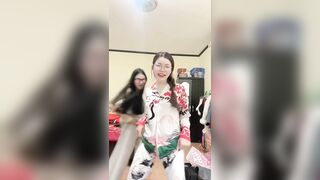 tham gia với tụi này hông mấy bồ?