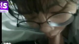 Buổi học nhóm của đôi học sinh tò mò làm chuyện người lớn