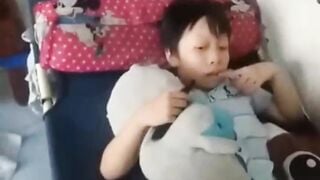 Show vú cho trai trước mặt thằng em họ