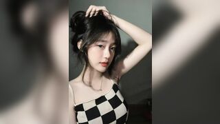 khánh linh 2k4 như này xứng đáng siêu phẩm chưa ae